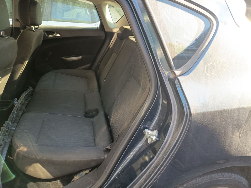 opel astra j (p10) del año 2010