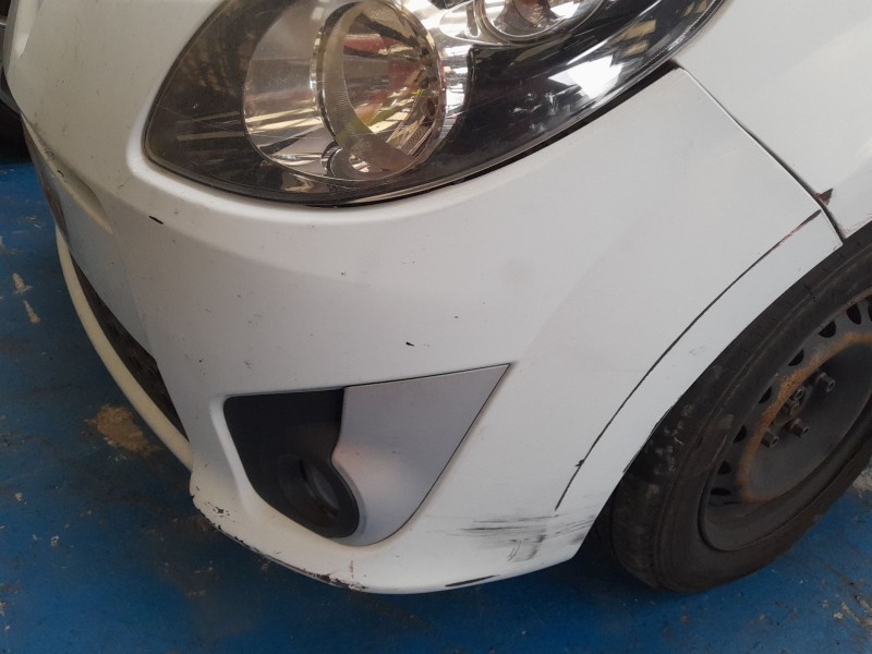 Recambio de paragolpes delantero para renault twingo ii (cn0_) 1.5 dci 75 referencia OEM IAM 620229640R  