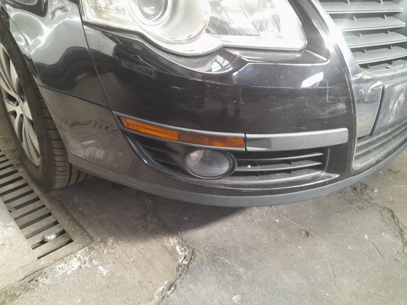 Recambio de paragolpes delantero para volkswagen passat b6 (3c2) 2.0 tdi referencia OEM IAM 3C0807217DGRU  