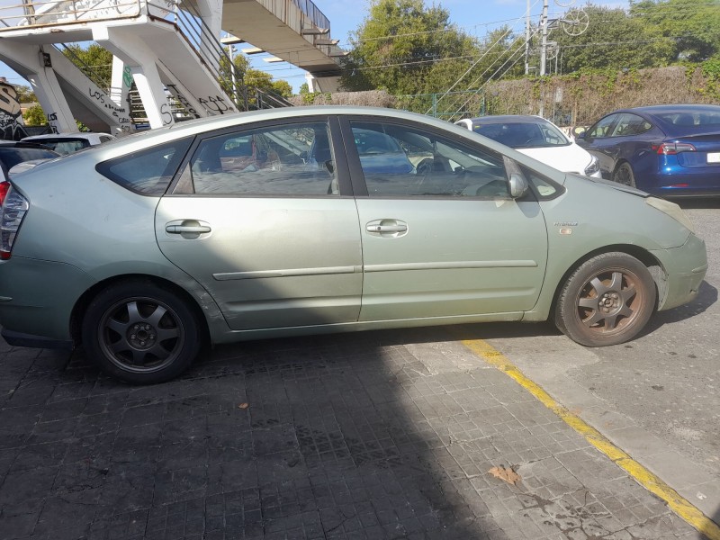 toyota prius liftback (_w2_) del año 2019
