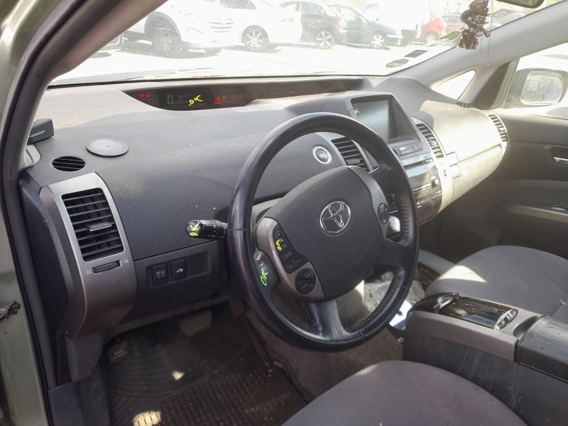 toyota prius liftback (_w2_) del año 2019