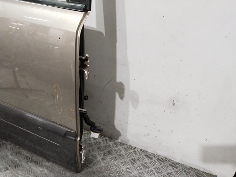 Recambio de puerta trasera derecha para kia sorento i (jc) 2.5 crdi referencia OEM IAM 770043E111  