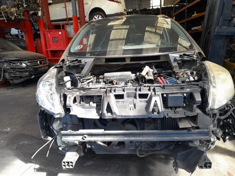 peugeot 5008 (0u_, 0e_) del año 2012