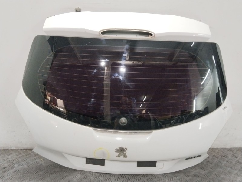 Recambio de porton trasero para peugeot 208 access referencia OEM IAM 9672664480  BLANCO