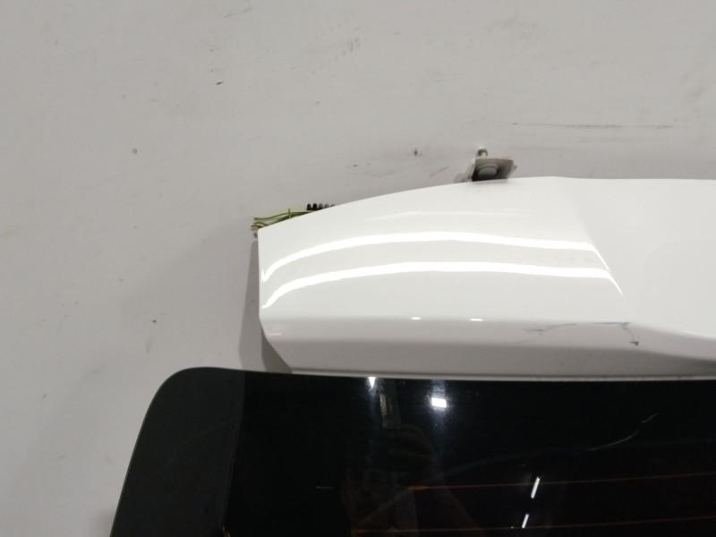 Recambio de porton trasero para peugeot 208 access referencia OEM IAM 9672664480  BLANCO
