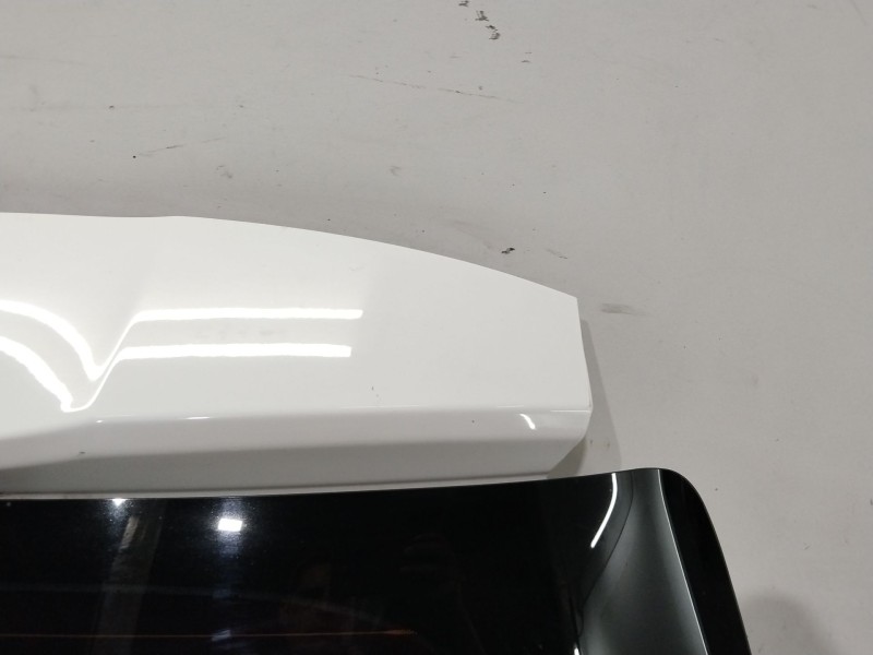Recambio de porton trasero para peugeot 208 access referencia OEM IAM 9672664480  BLANCO