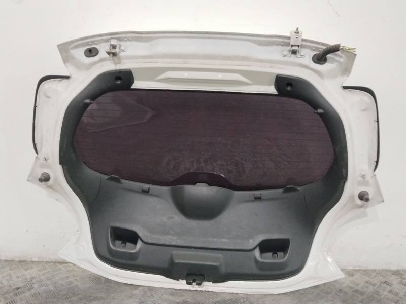 Recambio de porton trasero para peugeot 208 access referencia OEM IAM 9672664480  BLANCO