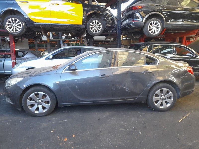 opel insignia a sedán (g09) del año 2009