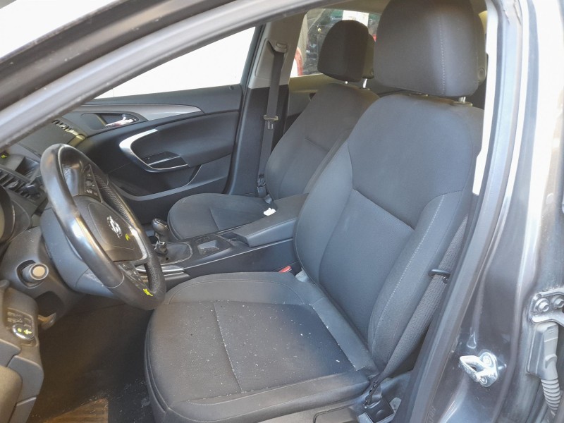 opel insignia a sedán (g09) del año 2009