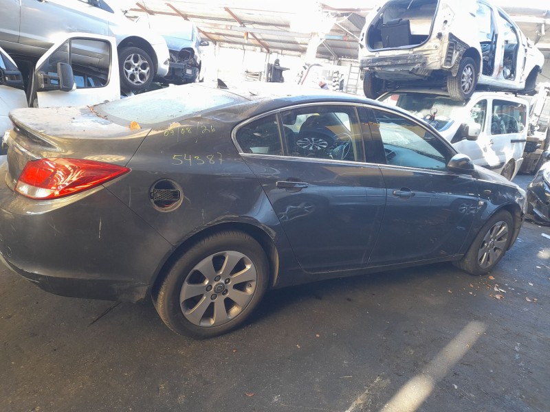 opel insignia a sedán (g09) del año 2009