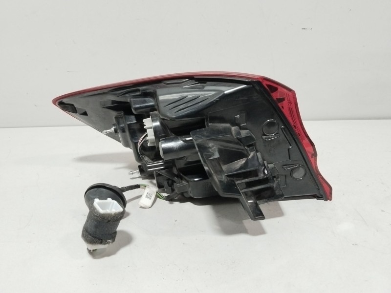 Recambio de piloto trasero derecho para kia ceed tourer (cd) 1.6 crdi 136 referencia OEM IAM 92402J7150  