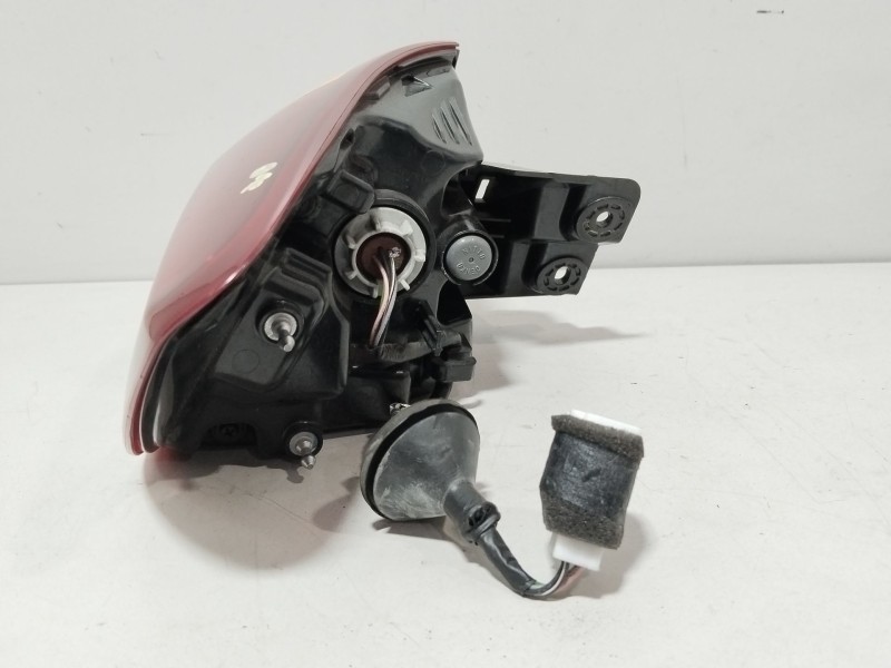 Recambio de piloto trasero derecho para kia ceed tourer (cd) 1.6 crdi 136 referencia OEM IAM 92402J7150  
