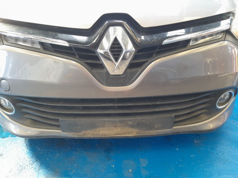 Recambio de paragolpes delantero para renault clio iv (bh_) 1.5 dci 75 referencia OEM IAM   
