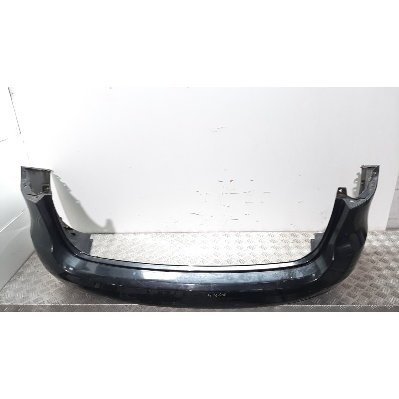 PARAGOLPES TRASERO NEGRO  - imagen 1
