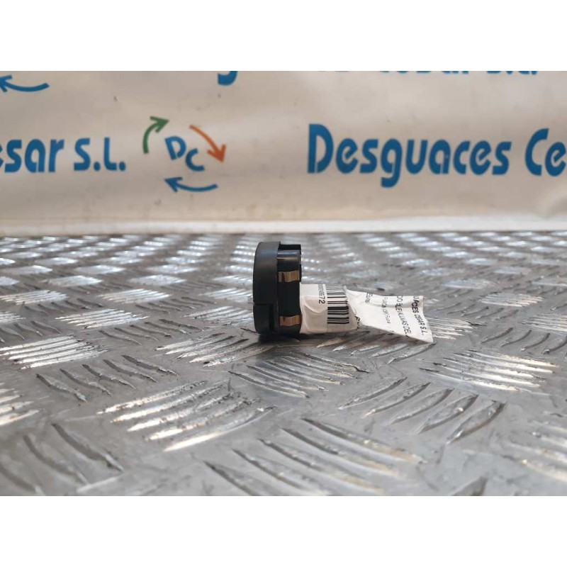 MANDO ELEVALUNAS DELANTERO DERECHO  - imagen 2