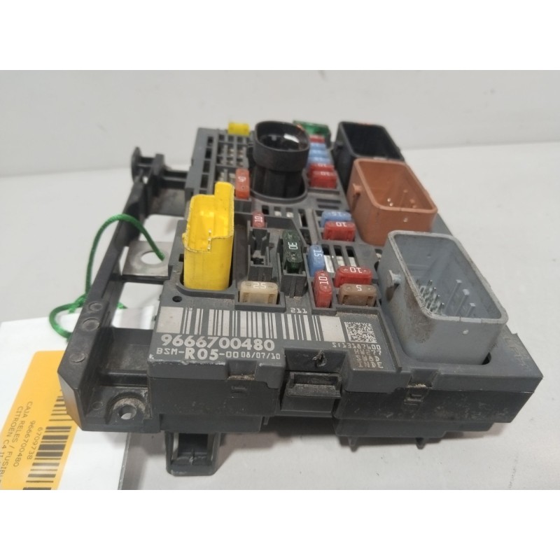 CAJA RELES / FUSIBLES 9666700480  - imagen 2