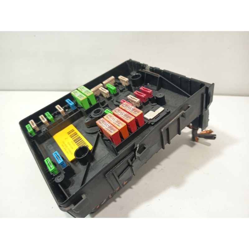 CAJA RELES / FUSIBLES 1K0937125A  - imagen 2