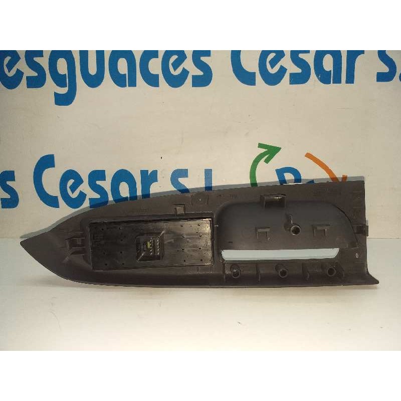 MANDO ELEVALUNAS DELANTERO IZQUIERDO 1K4959857  - imagen 2