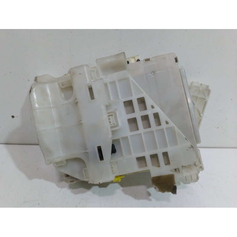 CAJA RELES / FUSIBLES 8273047510  - imagen 2