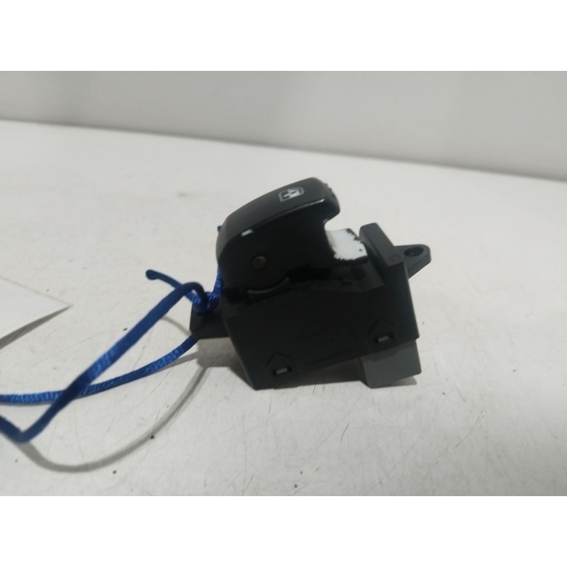 MANDO ELEVALUNAS TRASERO IZQUIERDO 8584021000HBJ  - imagen 3