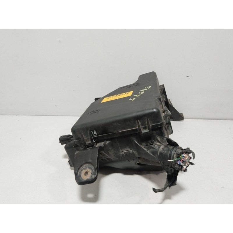 CAJA RELES / FUSIBLES 5525YA1 8274147010  - imagen 2