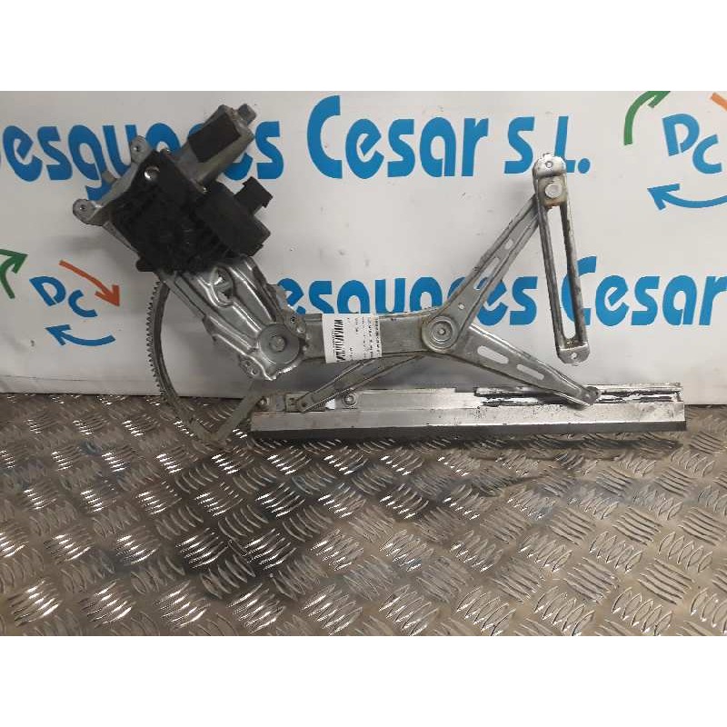 ELEVALUNAS DELANTERO IZQUIERDO ELÉCTRICO 