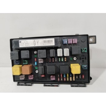 CAJA RELES / FUSIBLES 13206751 