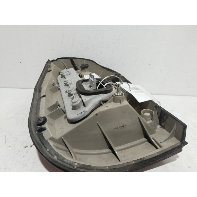 PILOTO TRASERO DERECHO 93175679  - imagen 4