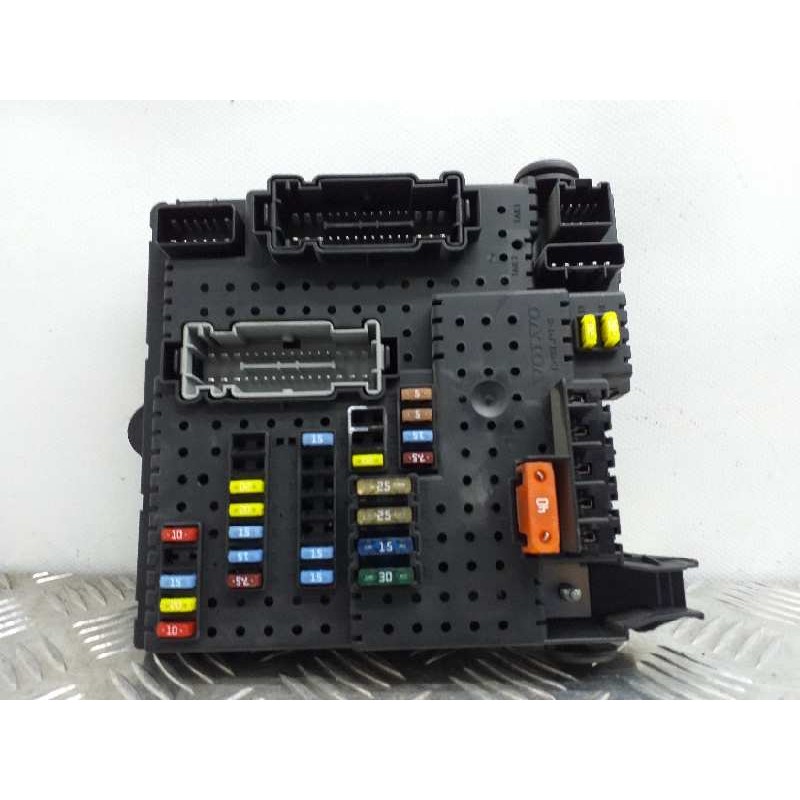 CAJA RELES / FUSIBLES 8676391 12217799  - imagen 2