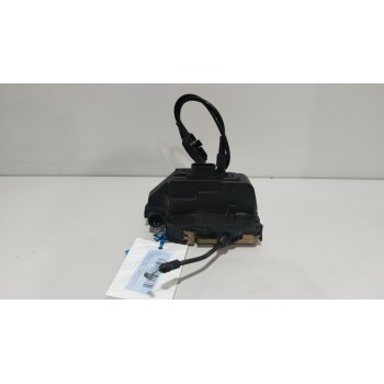 CERRADURA PUERTA DELANTERA DERECHA 027779 