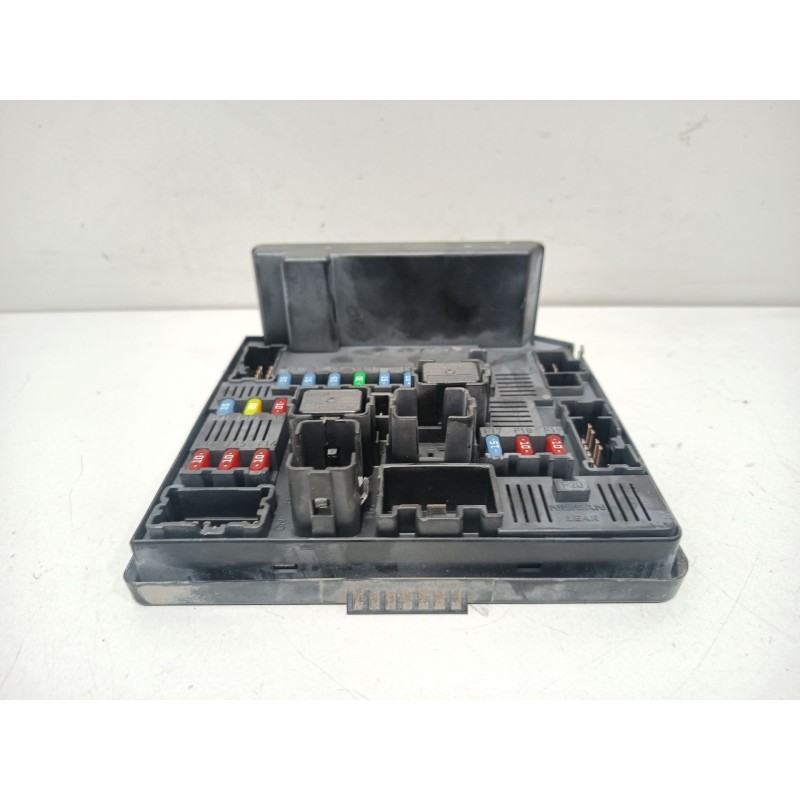 CAJA RELES / FUSIBLES 284B7JD00B  - imagen 3