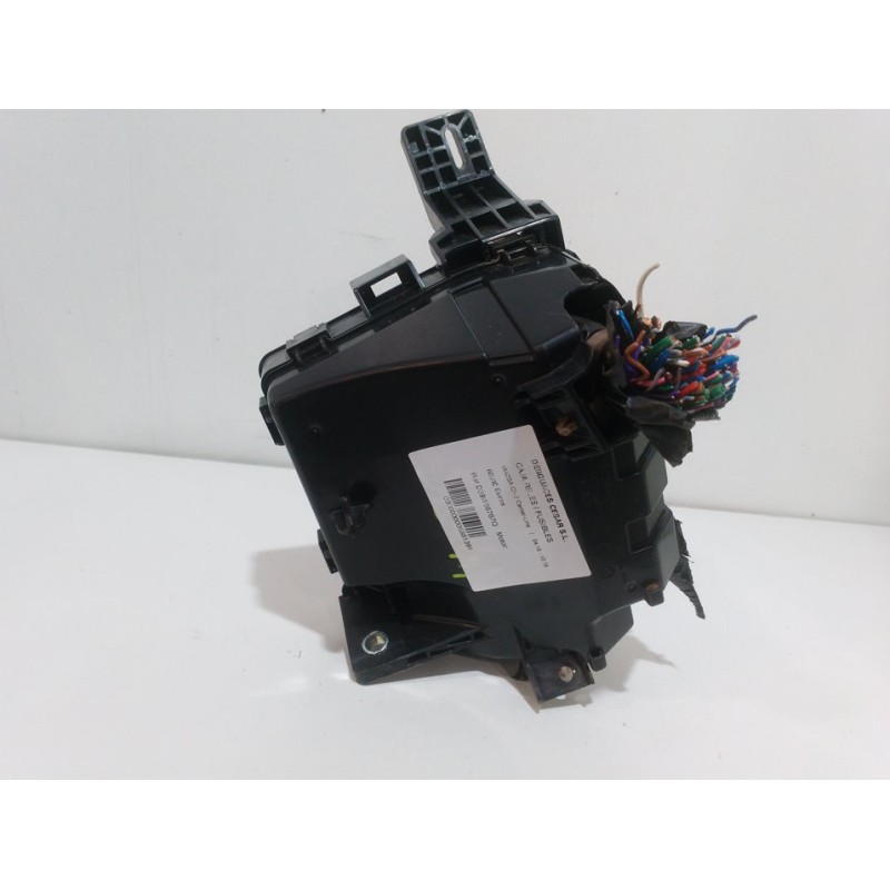 CAJA RELES / FUSIBLES D09W66767Q  - imagen 2