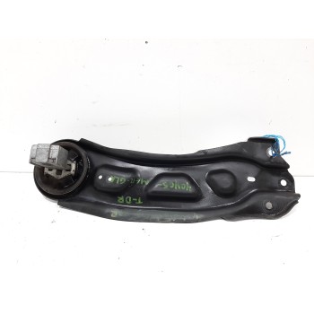 BRAZO SUSPENSION SUPERIOR TRASERO DERECHO A2423500400 