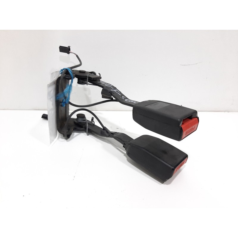 ENGANCHE CINTURON TRASERO CENTRAL 888225167R  - imagen 1
