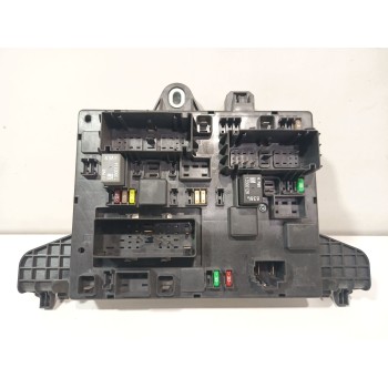 CAJA RELES / FUSIBLES 13302300 