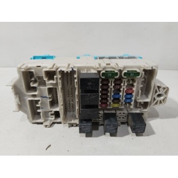 CAJA RELES / FUSIBLES MR587875 