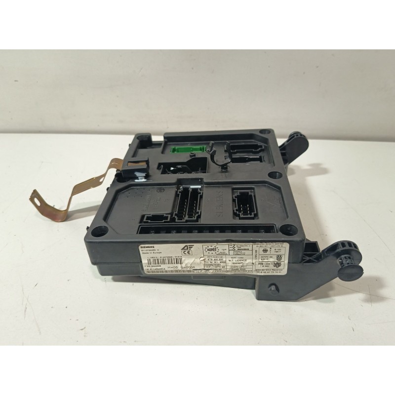 CAJA RELES / FUSIBLES 7M3962258S  - imagen 3