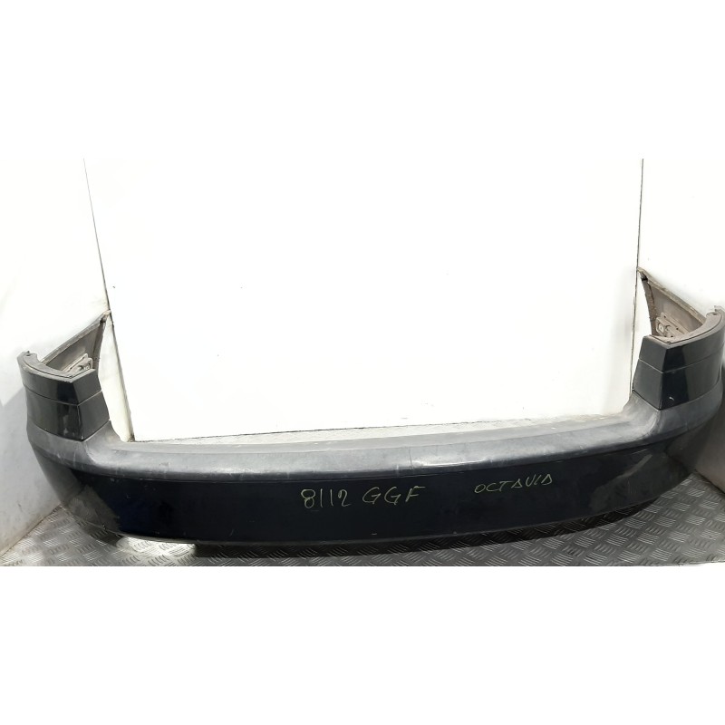 PARAGOLPES TRASERO NEGRO  - imagen 1