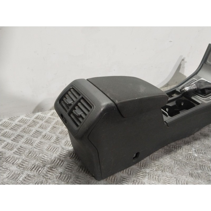 APOYABRAZOS CENTRAL 5G1863241BE  - imagen 3