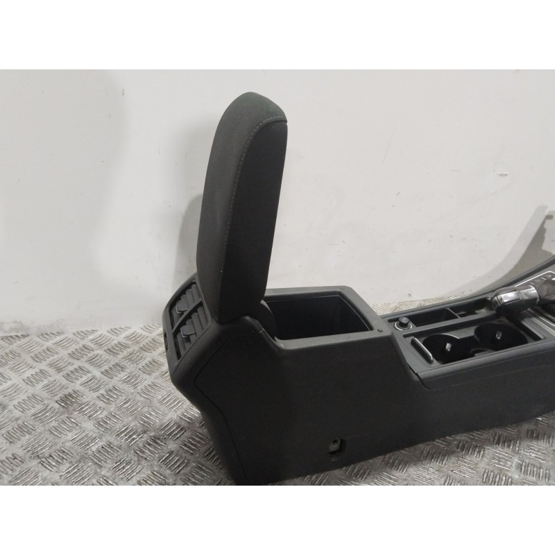 APOYABRAZOS CENTRAL 5G1863241BE  - imagen 4