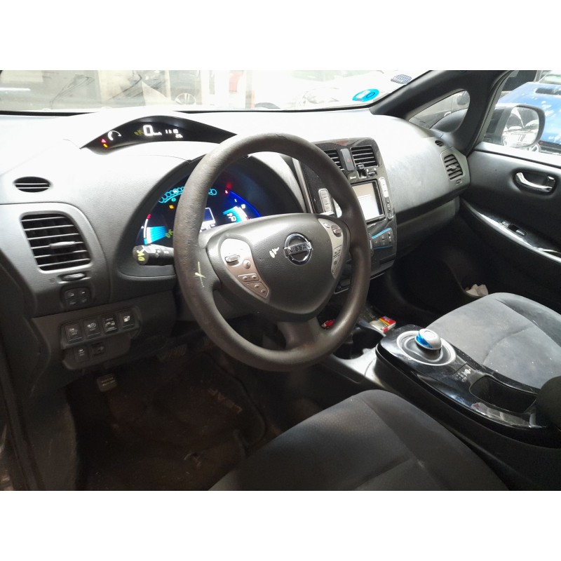 NISSAN LEAF (ZE1) - imagen 6