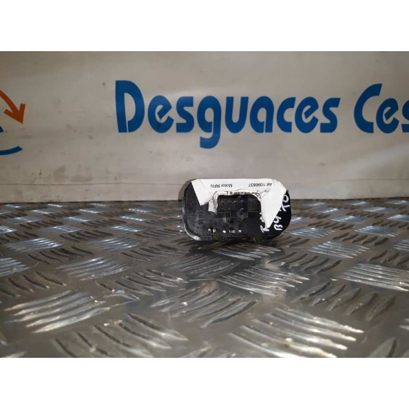 MANDO ELEVALUNAS DELANTERO IZQUIERDO 1096837  - imagen 2