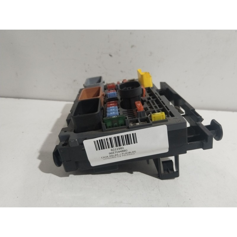 CAJA RELES / FUSIBLES 9667044880  - imagen 4