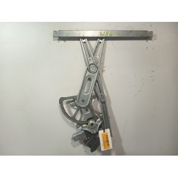 ELEVALUNAS DELANTERO IZQUIERDO 698200D041 