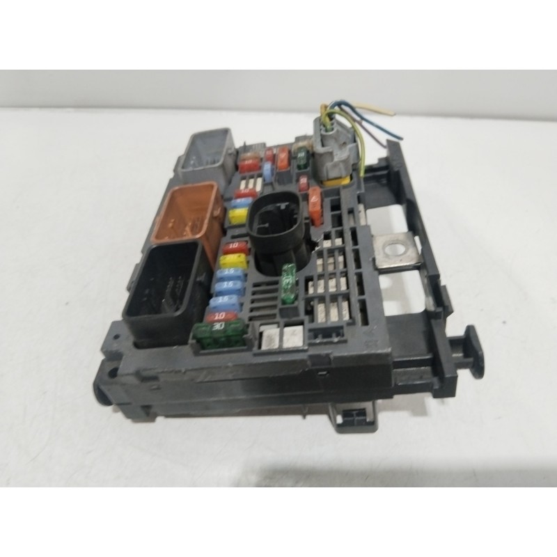 CAJA RELES / FUSIBLES 9667044980  - imagen 2