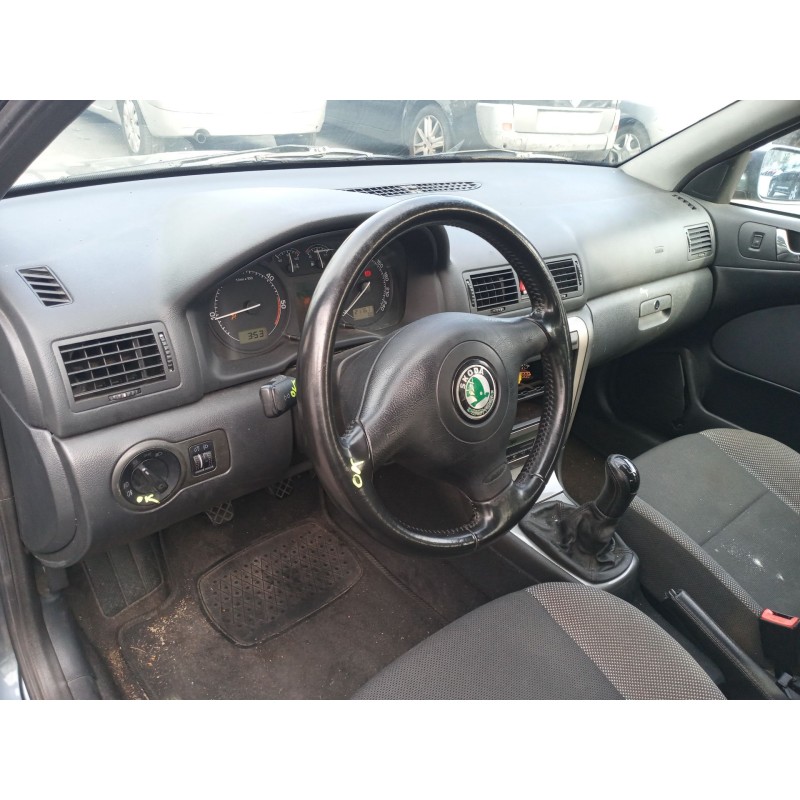 SKODA OCTAVIA I COMBI (1U5) - imagen 5