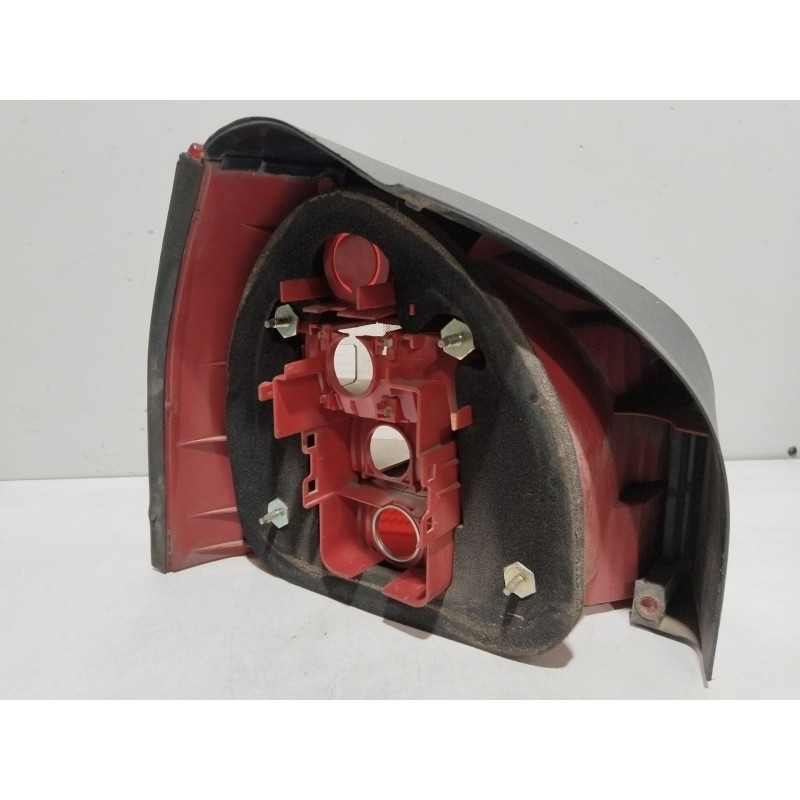 PILOTO TRASERO DERECHO 8L0945096B  - imagen 2