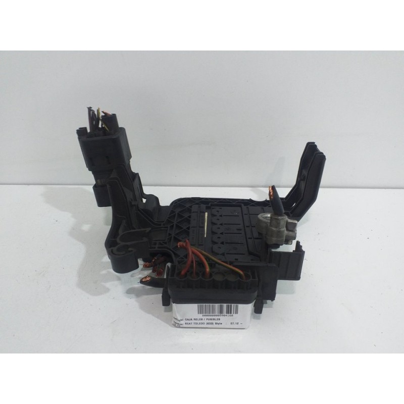 CAJA RELES / FUSIBLES 6R0915345  - imagen 1
