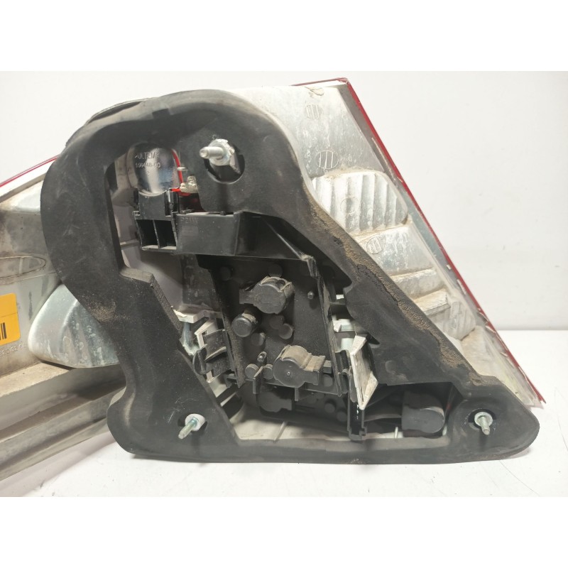 PILOTO TRASERO DERECHO A2098200264  - imagen 3