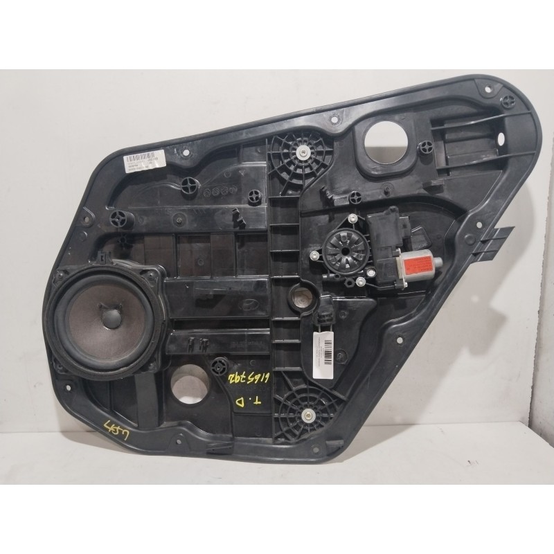 ELEVALUNAS TRASERO DERECHO 834813Z000 CONFORT - imagen 1